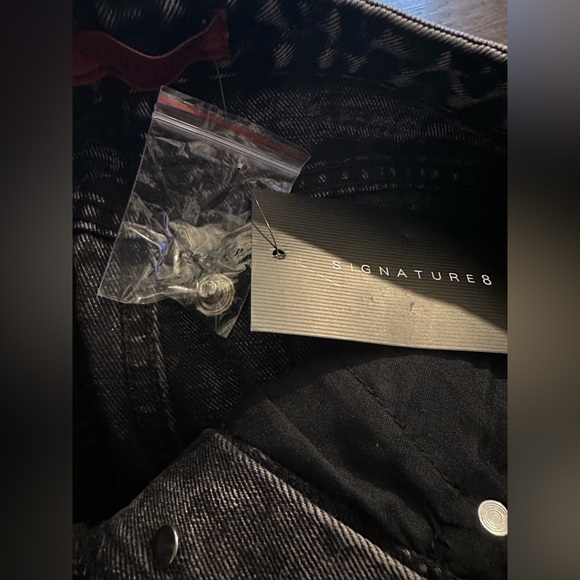 🌹SIGNATURE8 ~ Size Small ~ Black Distressed Jean Shorts - Picture 10 of 16